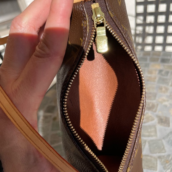 Louis Vuitton Monogram Mini Papillion Like New Condition - Picture 8 of 16